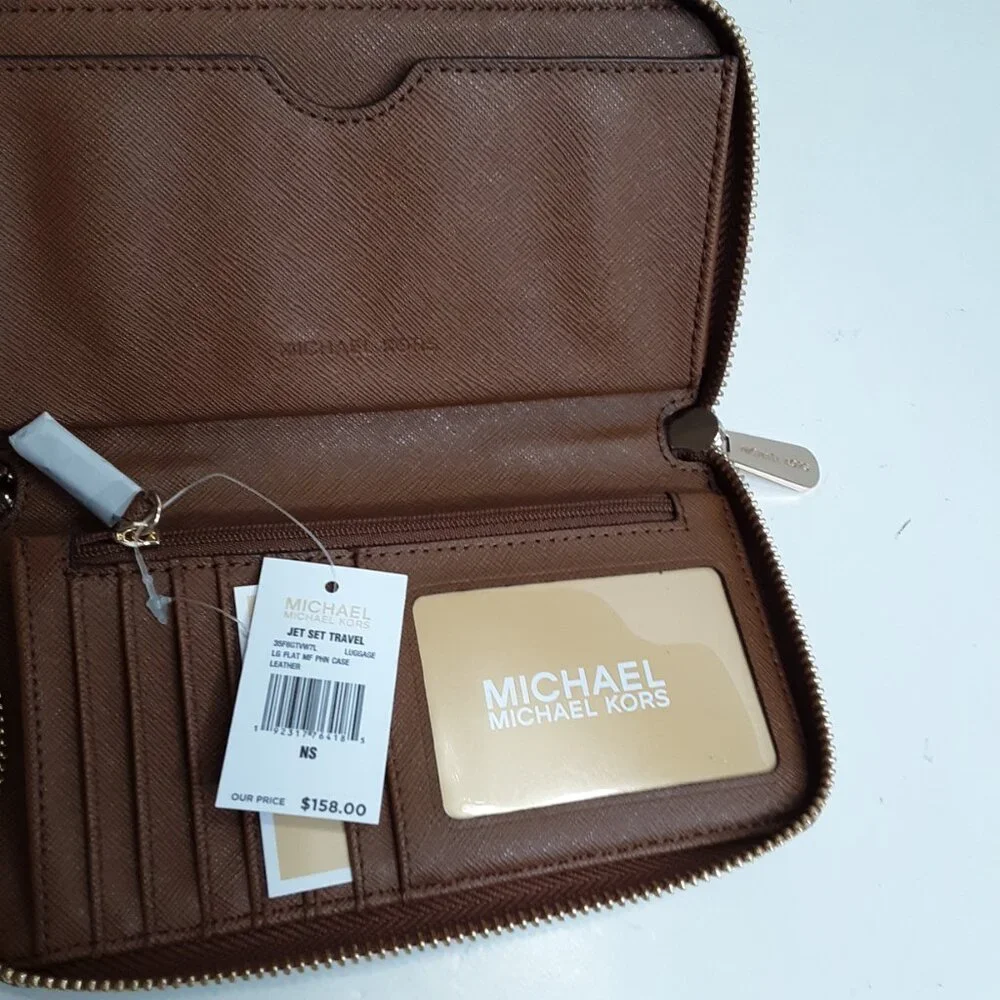 Michael Kors Women's Jet Set Travel Brown Leather Wallet